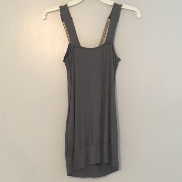 Studded V Tank - Picture 4 of 4